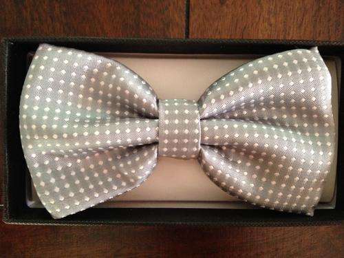 Bow tie