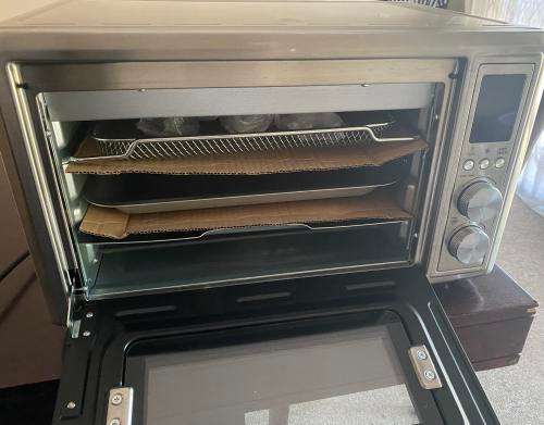 HISENSE 28L 4-IN-1 AIRFRY TOASTER OVEN -STAINLESS STEEL (Excellent Condition)