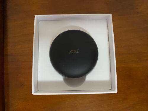 LG TONE FREE FN4 WIRELESS EARBUDS WITH MERIDIAN AUDIO - BLACK (Excellent Condition!)