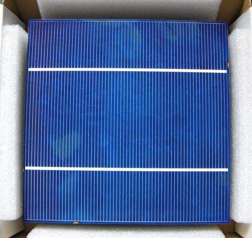 400 Loose solar cells rated at 4W each (thus 1600W total capacity)