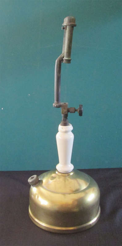 Coleman "The Sunshine of the Night" Kerosene Lantern 1947 - Canada