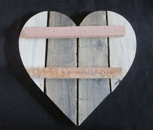 The Velvet Attic - Rough Pallet Board - Small Heart