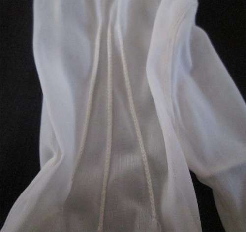 Chiffon White / Cream Pair of Stretch Ladies Gloves