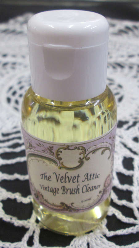 The Velvet Attic - Vintage Brush Cleaner - 50ml