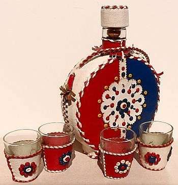 VINTAGE SOUTH EASTERN EUROPEAN FOLK ART LEATHER COVERED BOTTLE + 4 SHOTS