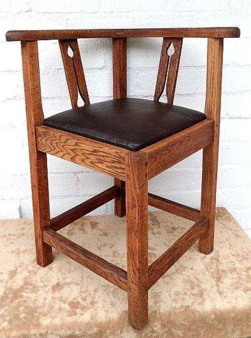 ANTIQUE OAK CORNER CHAIR