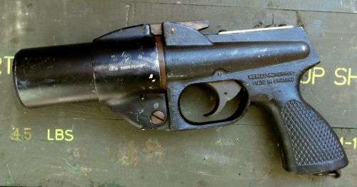 WEBLEY & SCHERMULY FLARE GUN  H 20351 LATE WW 2/1950'S WORKING,BUT NOT TESTED