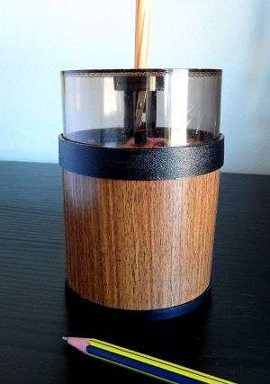 VINTAGE BATTERY POWERED PENCIL  SHARPENER,WORKING