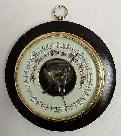 ANEROID BAROMETER,WORKING MADE IN WEST GERMANY