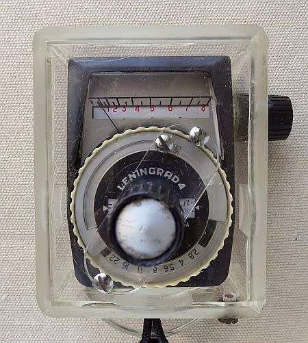 LENINGRAD `4` LIGHT METER IN A HAND MADE UNDER WATER HOUSING 1968  MADE IN USSR NOT WORKING