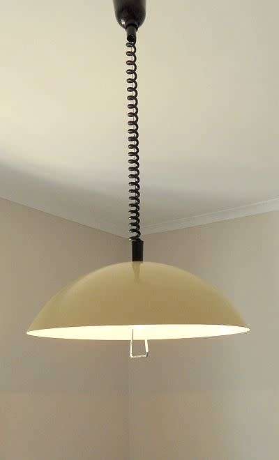 VINTAGE ITALIAN RISE AND FALL PENDANT LAMP 1970's,ALL WORKING VERY GOOD CONDITION,NO DENTS
