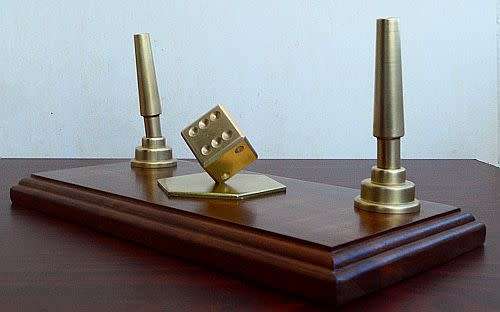 VINTAGE PEN HOLDER DESK STAND SOLID BRASS AND WOOD