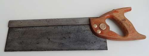 SPEAR & JACKSON BACK SAW  TOTAL LENGTH 43 cm WITH ETCHING AND MEDALLION VERY GOOD CONDITION