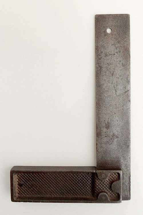 VINTAGE STANLEY CAST STEEL SET SQUARE 122 cm x 187 cm