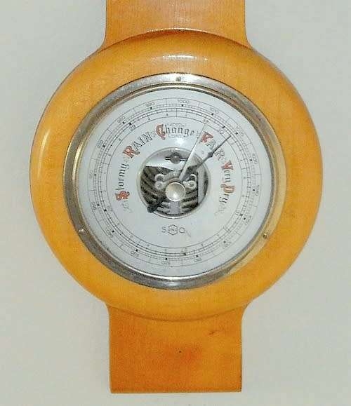 ANEROID BAROMETER `SUNDO`( STAECKER and OLMS SINCE 1882 ) THERMOMETER BEECHWOOD CASE 194050s GERMANY