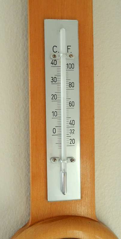 ANEROID BAROMETER `SUNDO`( STAECKER and OLMS SINCE 1882 ) THERMOMETER BEECHWOOD CASE 194050s GERMANY