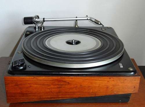 BANG and OLUFSEN TURNTABLE BEOGRAM 1000