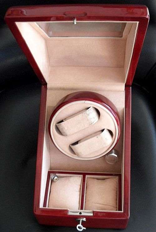 DOUBLE WATCH WINDER FOR AUTOMATIC WATCHES ,DIFFERENT ROTATING MODES WITH CONTROL LIGHT PIANO FINISH