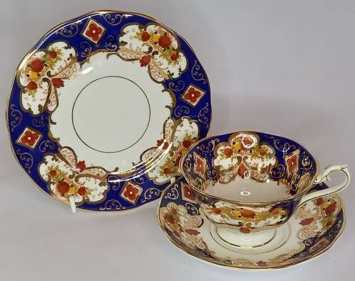 Royal Albert `Heirloom` (Avon Shape) Trio *RARE*