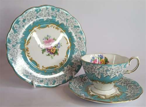 Royal Albert `Enchantment` Trio !!READ!!