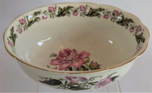 Royal Albert `Cotswold` Sugar & Milk Set !!READ!!