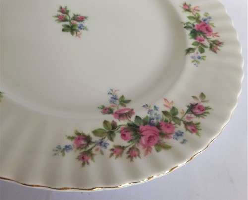 Royal Albert `Moss Rose` Dinner Plate