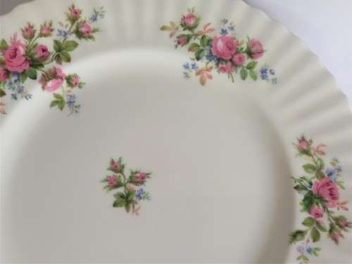 Royal Albert `Moss Rose` Dinner Plate
