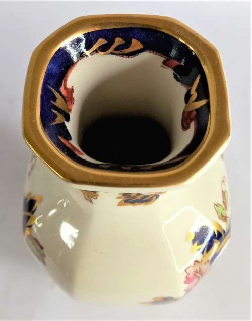 Mason`s `Blue Mandalay` Vase