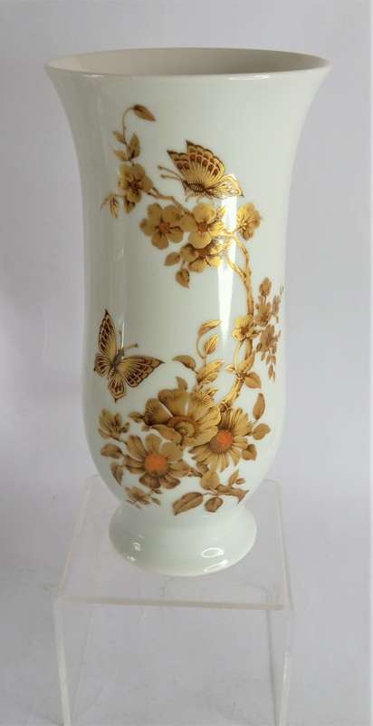 Medium Kaiser `Madeleine` Vase