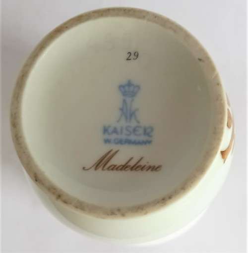Medium Kaiser `Madeleine` Vase