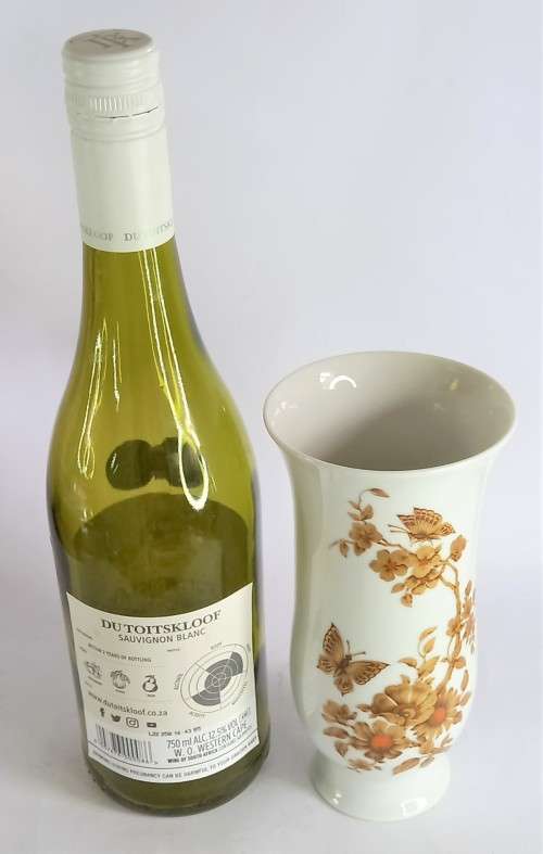 Medium Kaiser `Madeleine` Vase