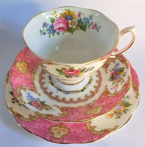Royal Albert `Lady Carlyle` Trio