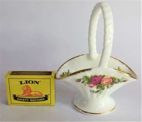 Royal Albert `Old Country Roses`Basket