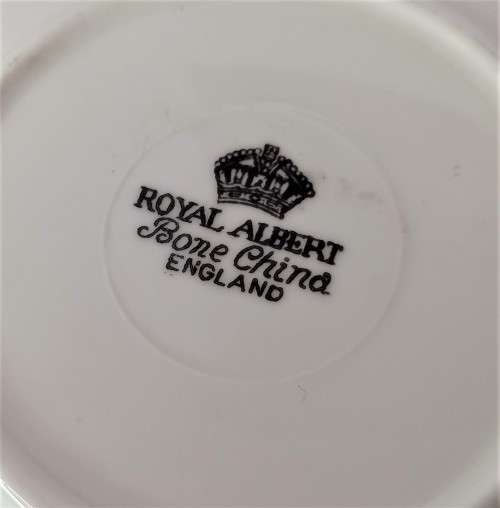 Small Royal Albert `Table Mountain` Dish *RARE*