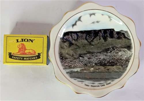 Small Royal Albert `Table Mountain` Dish *RARE*