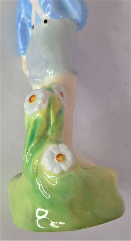 Royal Doulton `She Loves Me Not` Figurine HN2045