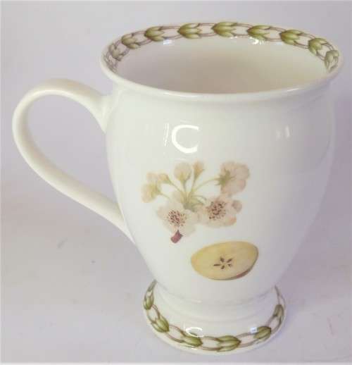 Queen`s `Hooker`s Fruit` Mug (Pears)