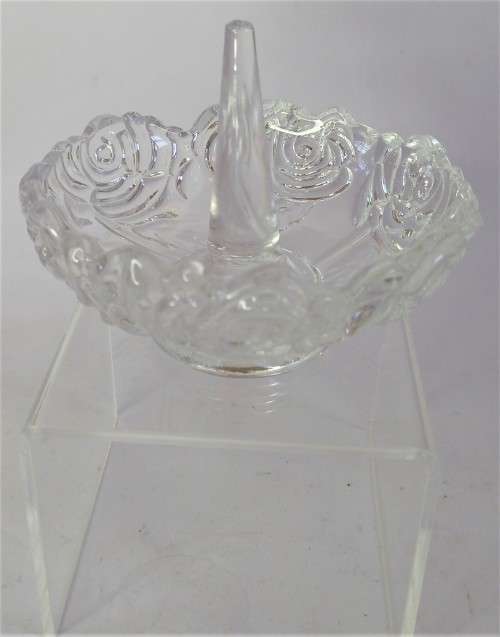 Jenna Clifford Crystal Ring Holder