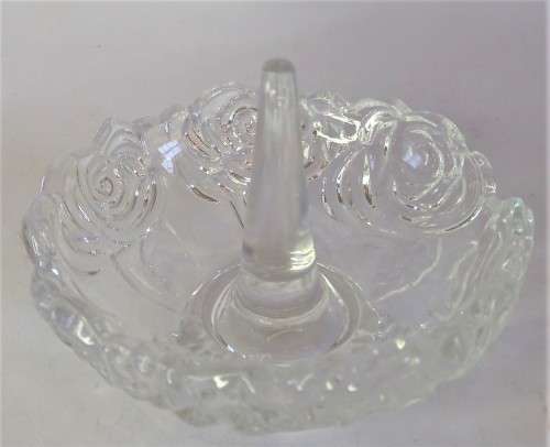 Jenna Clifford Crystal Ring Holder