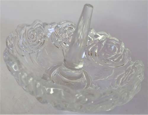 Jenna Clifford Crystal Ring Holder