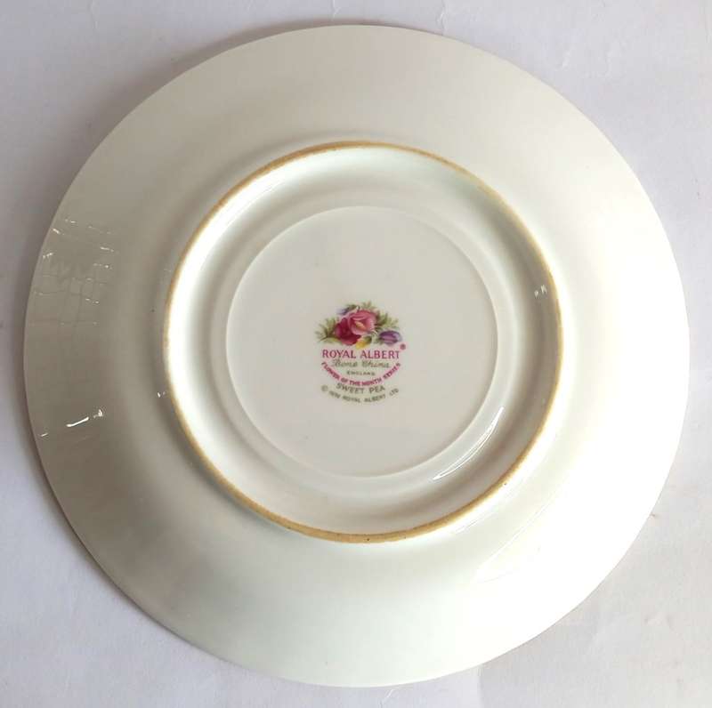 Royal Albert `Flowers of the Month - April` Breakfast Saucer !!READ!!