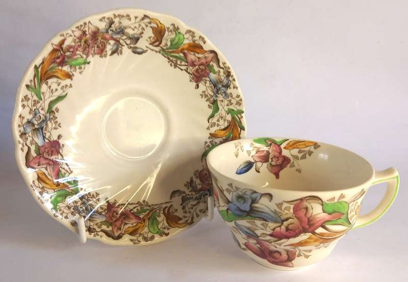 Royal Doulton `Tintern` Tea Duo !!READ!!