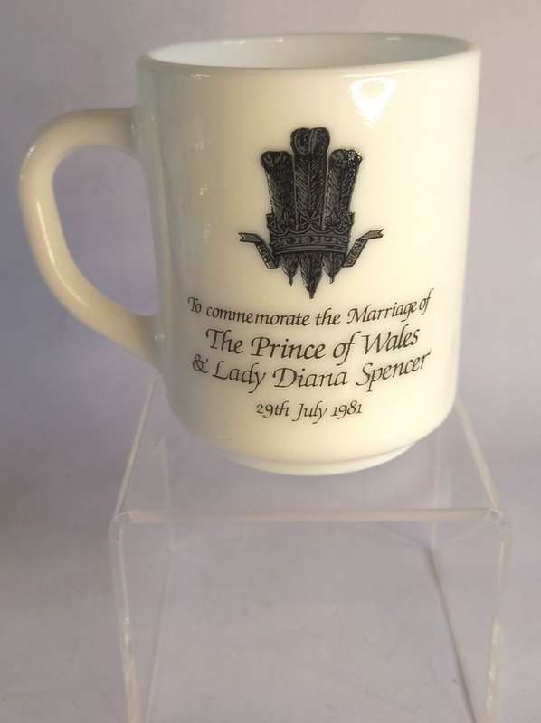 Arcopal Commemorative Charles & Diana Glass Mug