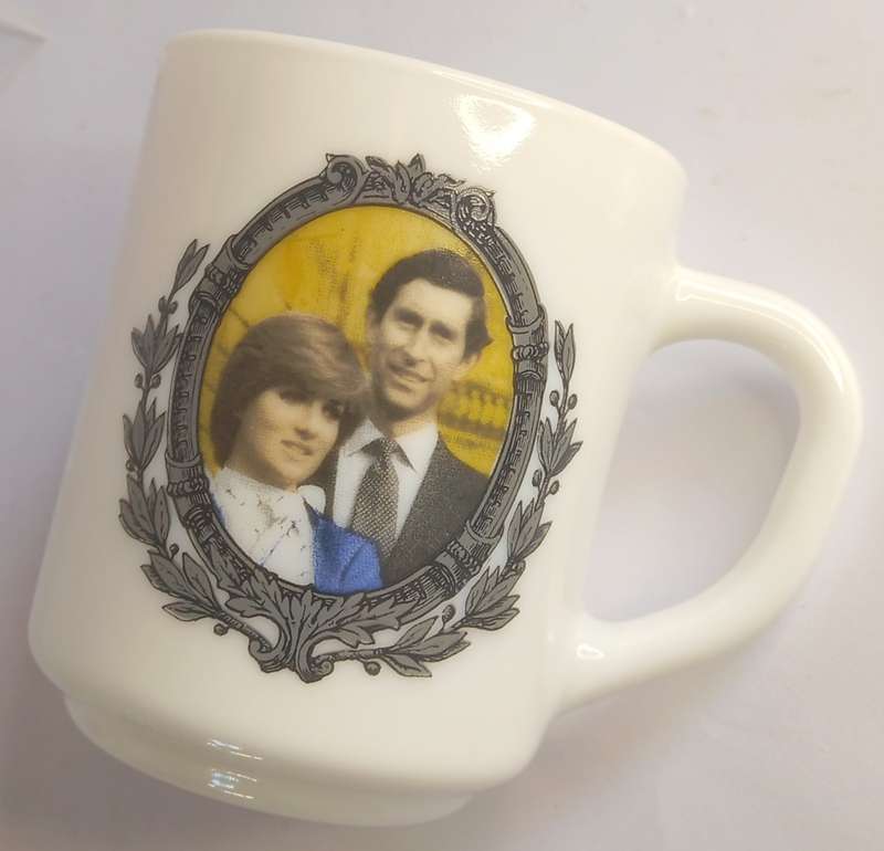 Arcopal Commemorative Charles & Diana Glass Mug