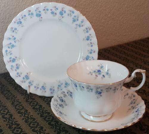 Royal Albert "Memory Lane" Trio