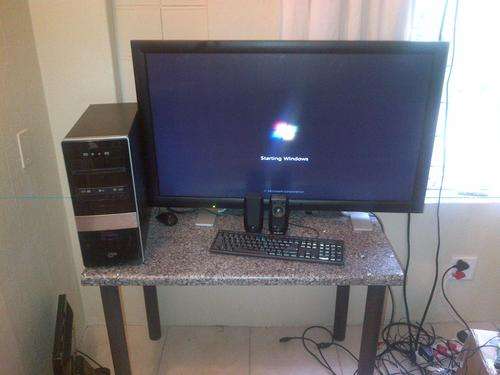 ***DESKTOP WITH 42 INCH 3D PHILLIPS MONITOR***
