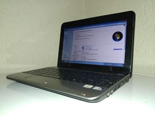 Gigabyte Q1000c Netbook