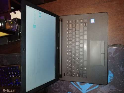 HP 14 CORE I3 6006U 8GB DDR4 250GB SSD