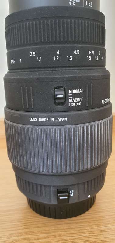 SIGMA DG LENS 700 -300mm Lens for Canon DSLR cameras