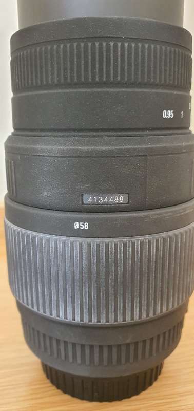 SIGMA DG LENS 700 -300mm Lens for Canon DSLR cameras